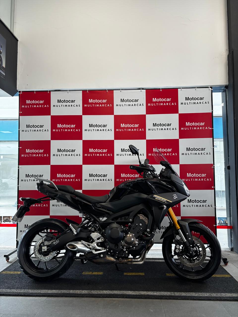 Moto usada yamaha mt 09 tracer 2024/2025 cor preta. seminova