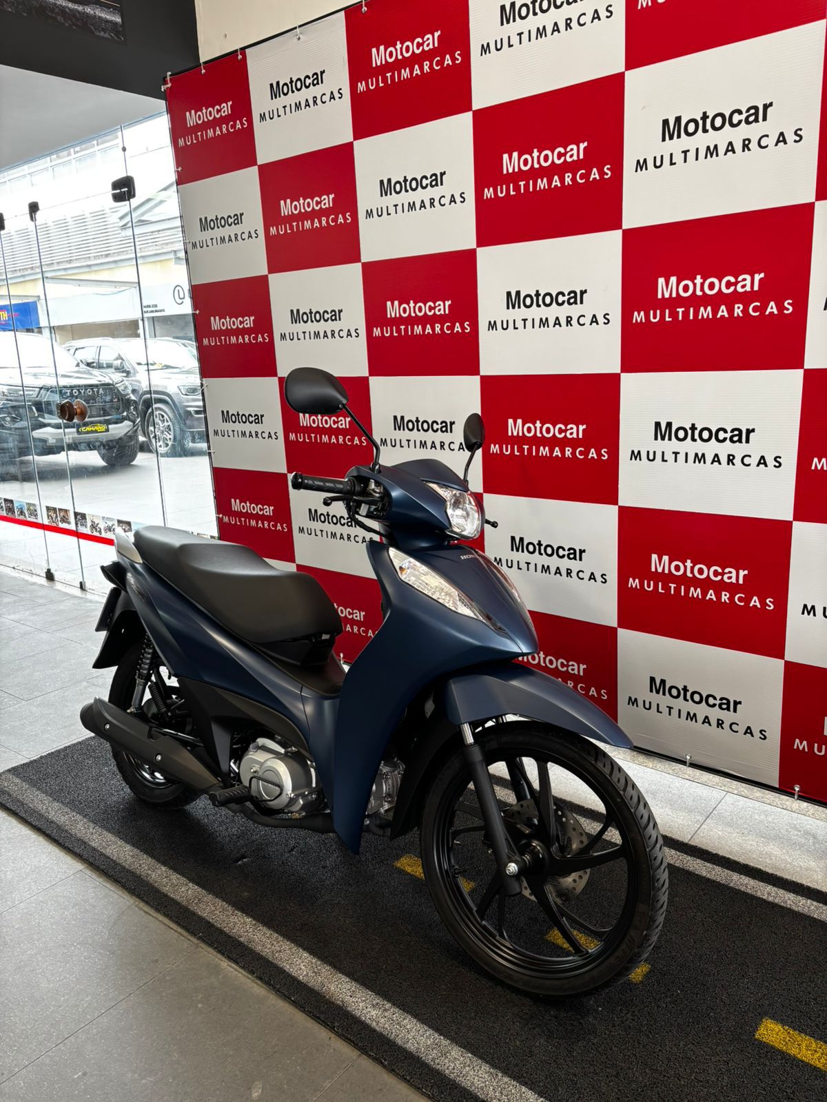 Biz 125 EX 2025 usada cor azul metálico. Seminova